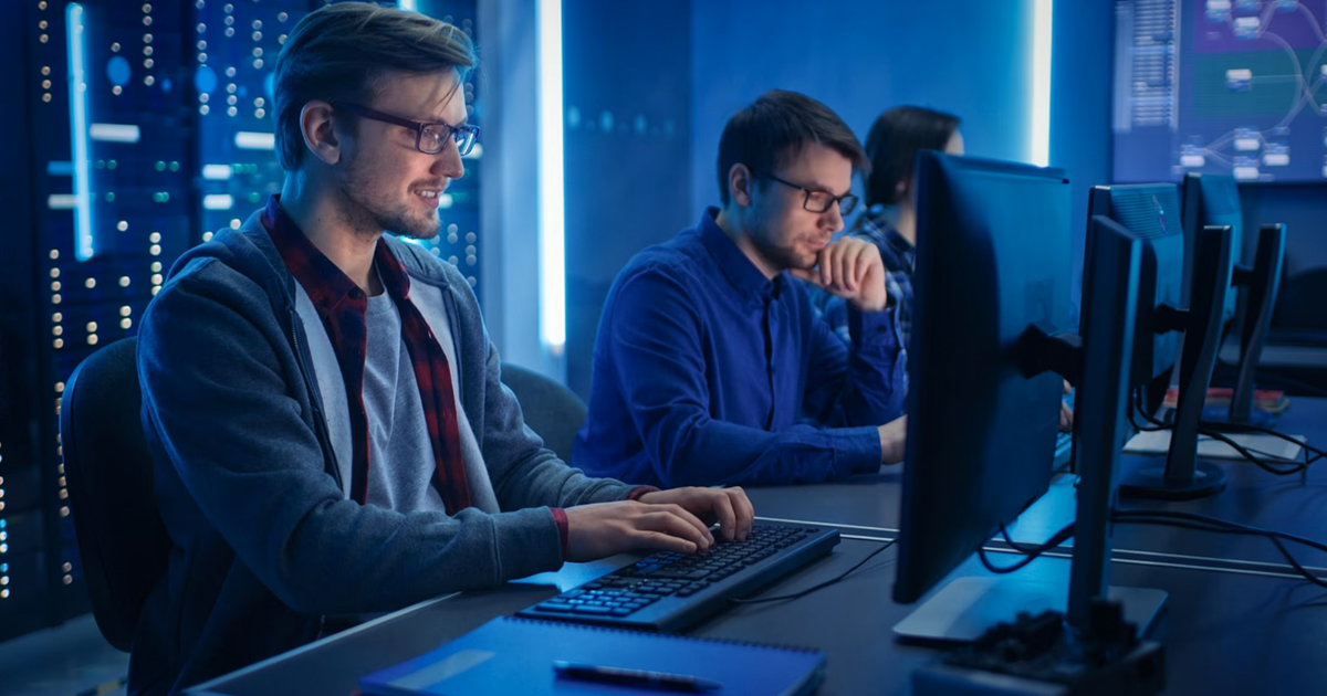 Managed Detection and Response vs Traditional SOC: What GCC Firms Should Choose